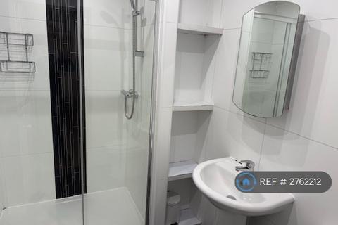 4 bedroom flat to rent, North Deeside Road, Aberdeen, AB25