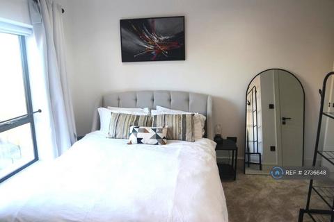 1 bedroom in a flat share to rent, Wardell Apartments, London, E14