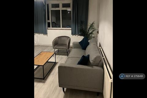 3 bedroom flat to rent, Orpen House, London, SW5