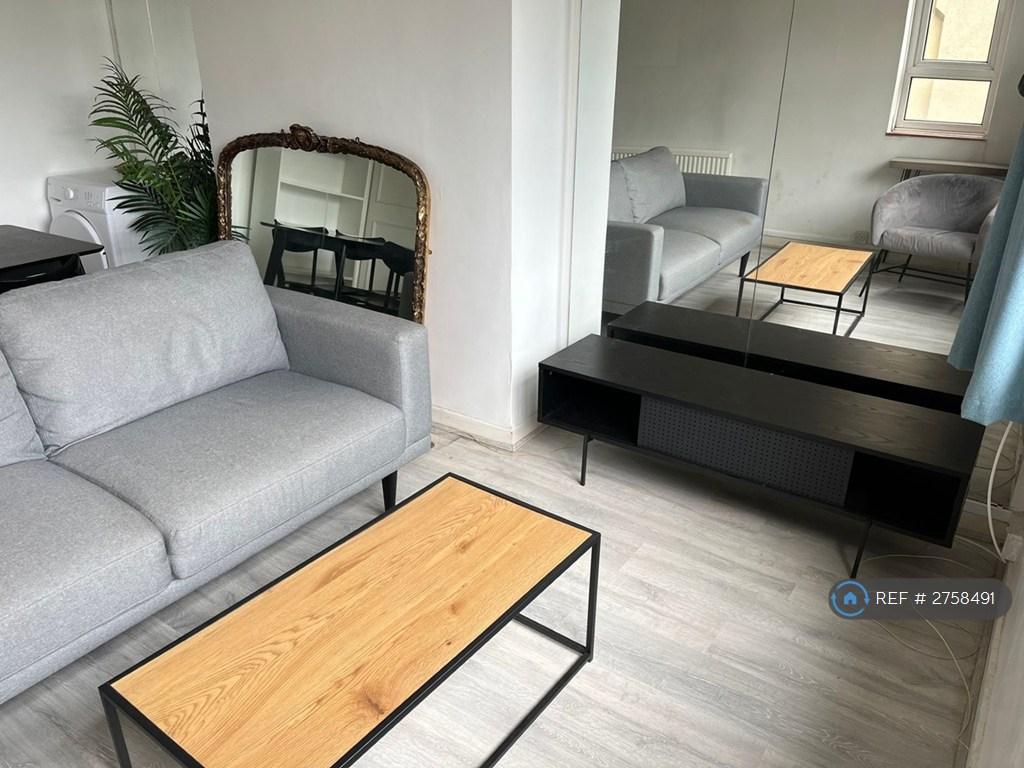 Spacious Living Room/Dining Area