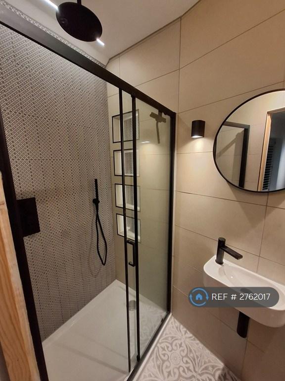 Bedroom 2 Ensuite