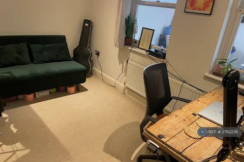 2 bedroom flat to rent, Deronda Road, London, SE24