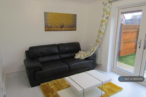 2 bedroom semi-detached house to rent, Daffodil Street, Salford, M6
