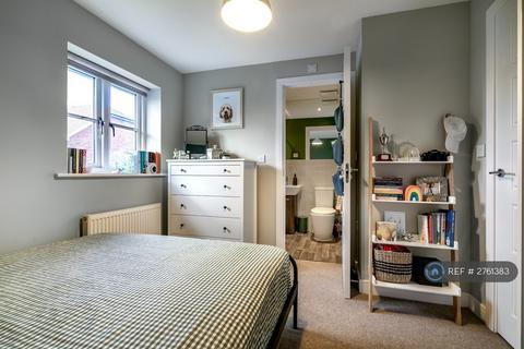 3 bedroom terraced house to rent, Walker Close, Ebbsfleet Valley, Swanscombe, DA10
