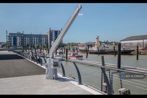 2 bedroom flat to rent, Peninsula Quay, Gillingham, ME7