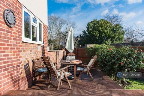 3 bedroom semi-detached house to rent, Whitehall Bridge Road, Canterbury, CT2