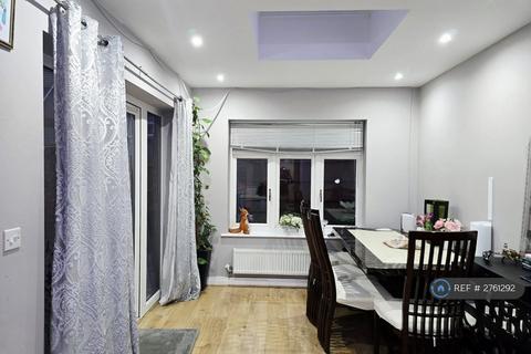 3 bedroom end of terrace house to rent, Repton Crescent, Earley, Reading, RG6