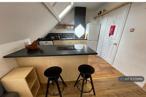 1 bedroom flat to rent, Muswell Hill Road, London, N10