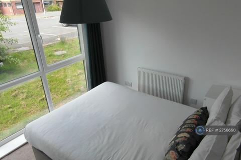 2 bedroom flat to rent, Saxon Way, Wychbold, Droitwich, WR9