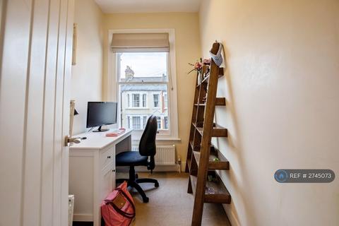 2 bedroom flat to rent, Rudloe Road, London, SW12