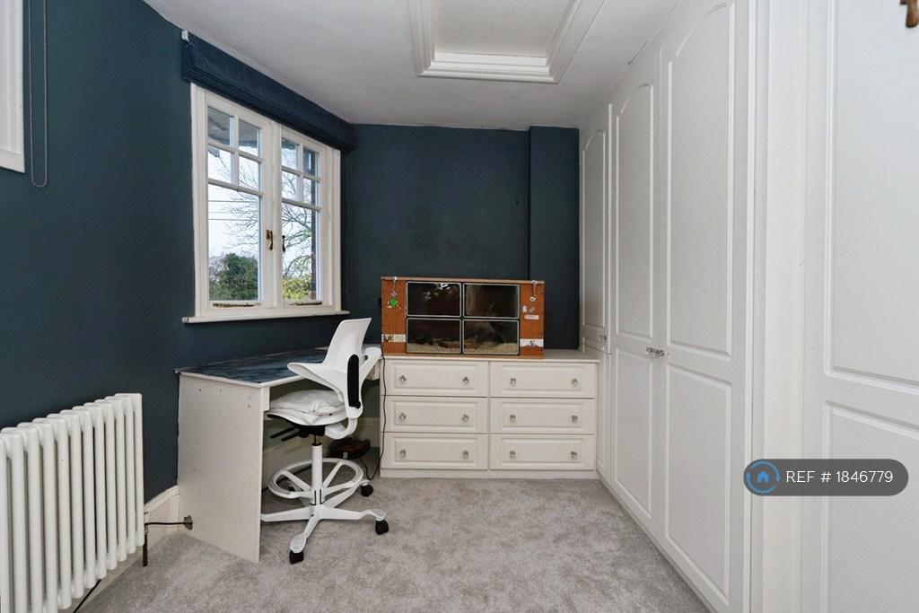 4th Double Bedroom With Views Onto Fields