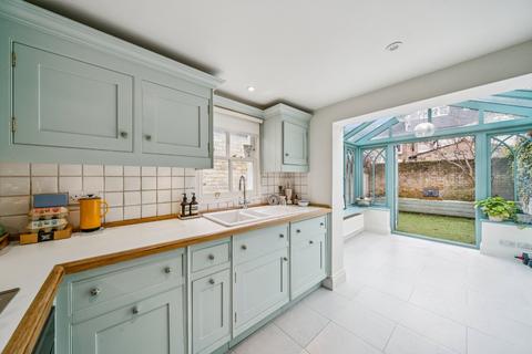 3 bedroom terraced house to rent, Charles Street, Barnes, London