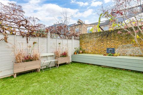 3 bedroom terraced house to rent, Charles Street, Barnes, London