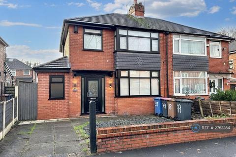 3 bedroom semi-detached house to rent, Gillingham Road, Eccles, Manchester, M30