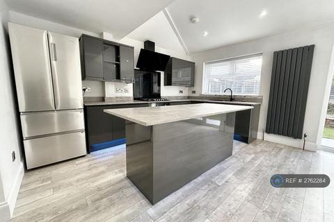 3 bedroom semi-detached house to rent, Gillingham Road, Eccles, Manchester, M30