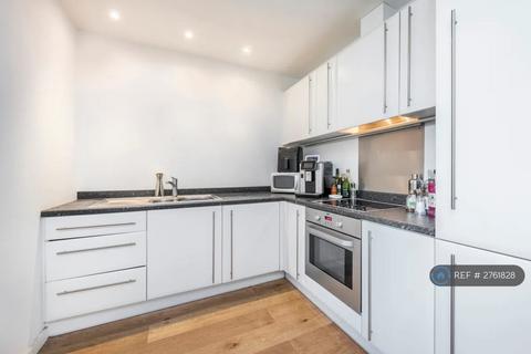 1 bedroom flat to rent, Walworth Road, London, SE1