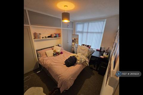 4 bedroom semi-detached house to rent, Sixth Avenue, Bristol, BS7