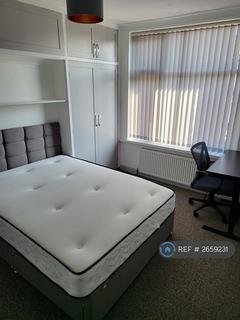 4 bedroom semi-detached house to rent, Sixth Avenue, Bristol, BS7