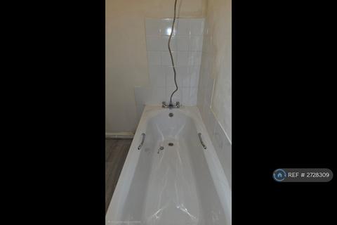 2 bedroom terraced house to rent, Dalbeattie Street, Manchester, M9