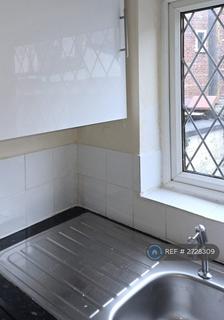 2 bedroom terraced house to rent, Dalbeattie Street, Manchester, M9