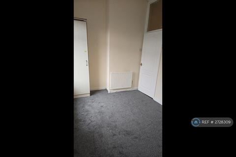 2 bedroom terraced house to rent, Dalbeattie Street, Manchester, M9