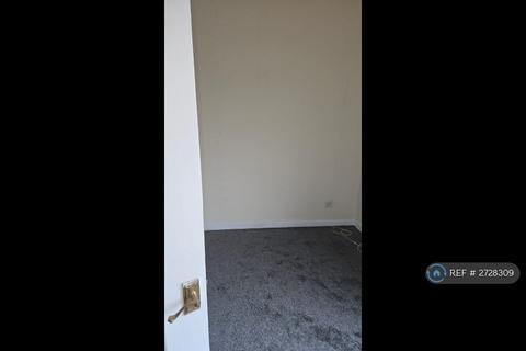 2 bedroom terraced house to rent, Dalbeattie Street, Manchester, M9