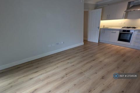 2 bedroom flat to rent, Dwight Road, Watford, WD18