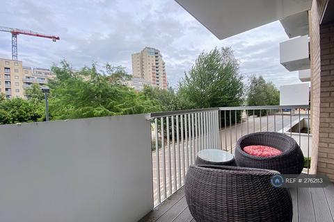 1 bedroom flat to rent, Parkside Court, London, E16