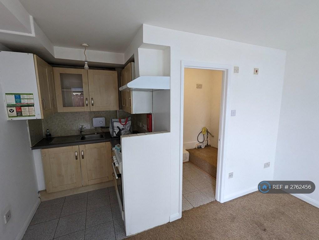 Kitchen To Utility Room