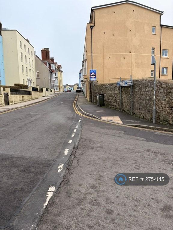 Top Of The Road - Town Centre Entrance