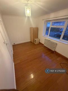 4 bedroom semi-detached house to rent, Alban Avenue, St. Albans, AL3
