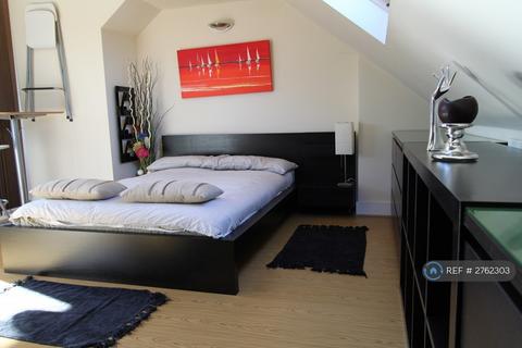 Studio to rent, Croydon, Croydon, CR0