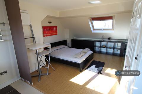Studio to rent, Croydon, Croydon, CR0