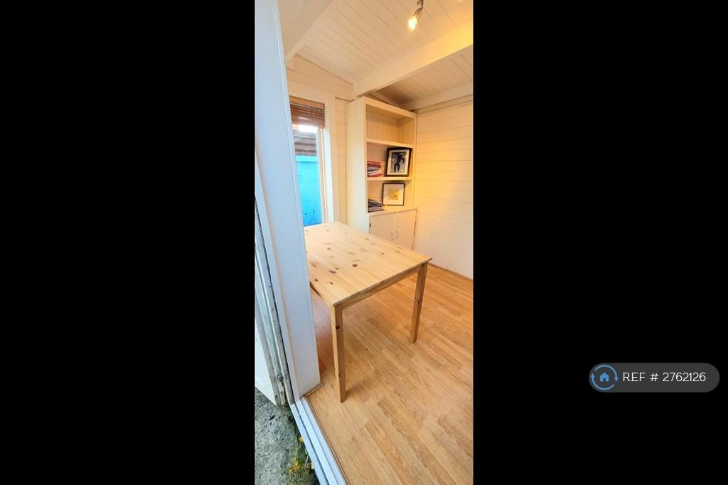 Summerhouse / Office