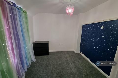 2 bedroom end of terrace house to rent, Arden Crescent, Dagenham, RM9