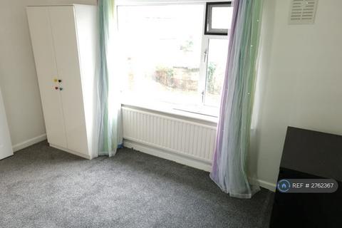 2 bedroom end of terrace house to rent, Arden Crescent, Dagenham, RM9
