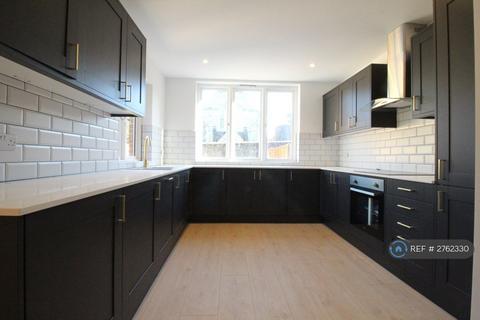 4 bedroom terraced house to rent, Priory Road, Maidstone, ME15