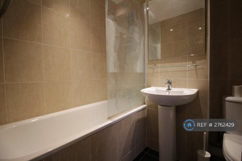 Bath/Shower Room