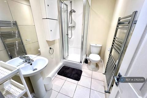 5 bedroom end of terrace house to rent, Spear Road, Southampton, SO14