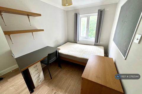 5 bedroom end of terrace house to rent, Spear Road, Southampton, SO14