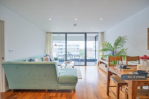 2 bedroom flat to rent, Lambarde Square, London, SE10