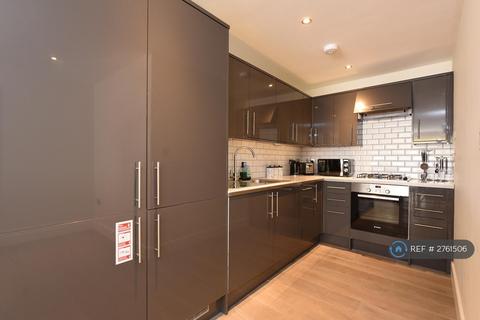 2 bedroom flat to rent, Arthur Road, London, SW19