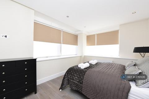 2 bedroom flat to rent, Arthur Road, London, SW19