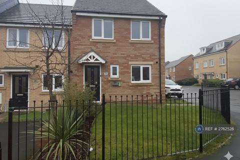 3 bedroom semi-detached house to rent, Lawson Close, Newcastle Upon Tyne, NE6