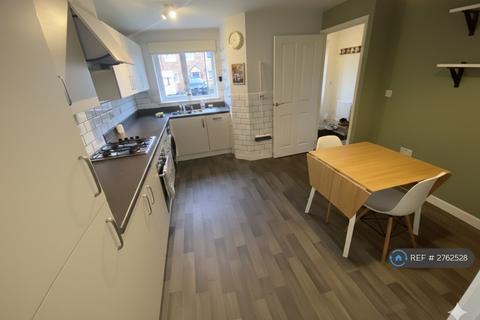 3 bedroom semi-detached house to rent, Lawson Close, Newcastle Upon Tyne, NE6