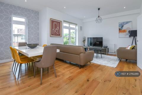 3 bedroom maisonette to rent, Bow Lane, London, N12