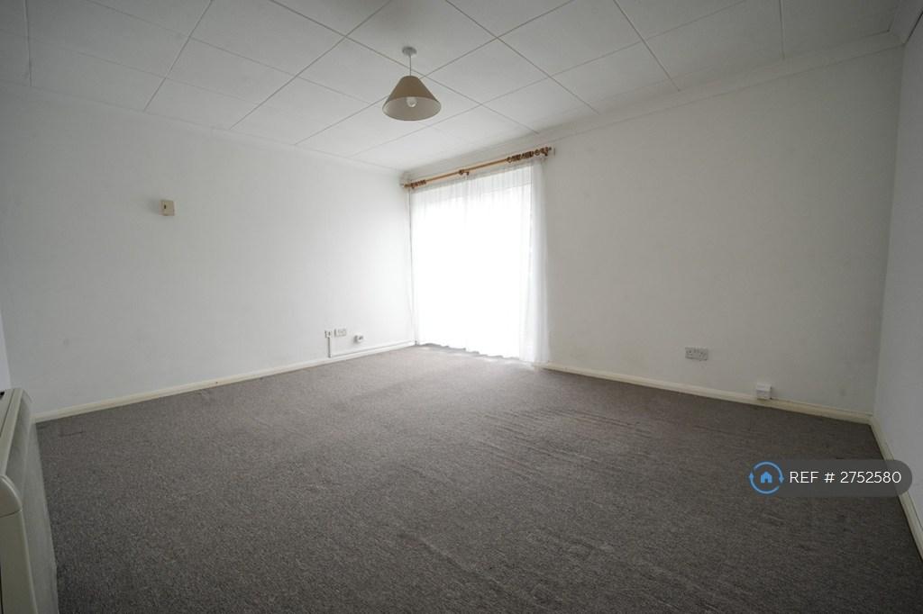 Bedroom 1/ Lounge 2