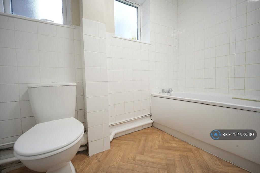 Bathroom/ Toilet