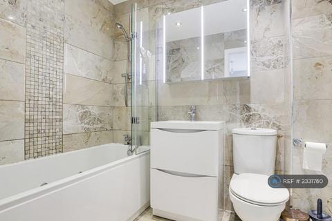 1 bedroom in a house share to rent, Denbury Court, Mapperley, Nottingham, NG3