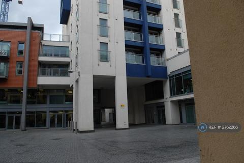1 bedroom flat to rent, Hardwicks Square, London, SW18